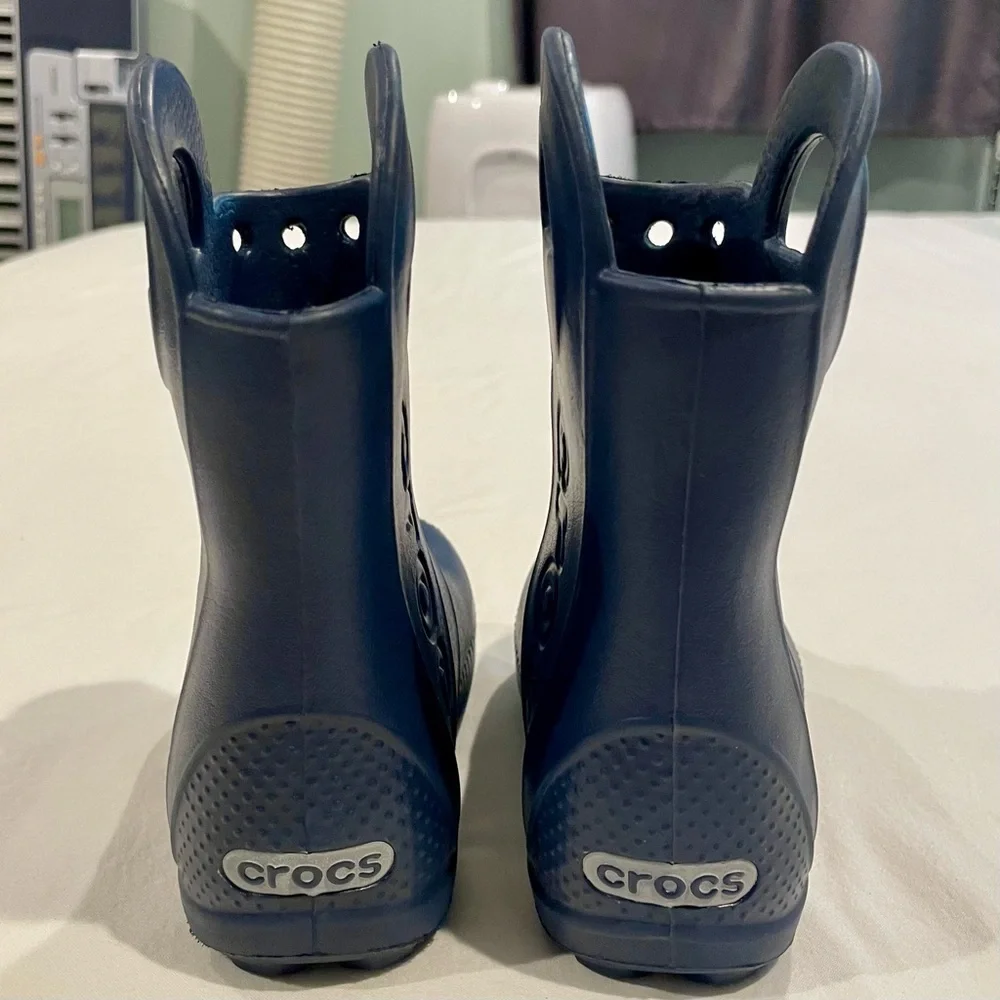 CROCS new without